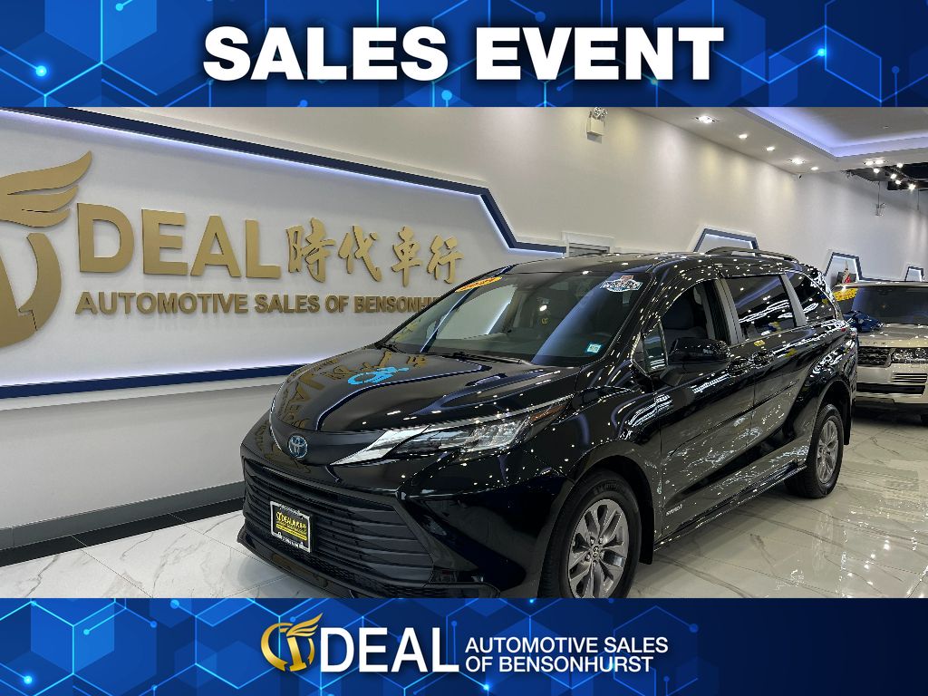 Used 2021 Toyota Sienna LE with VIN 5TDKRKEC6MS074460 for sale in Flushing, NY