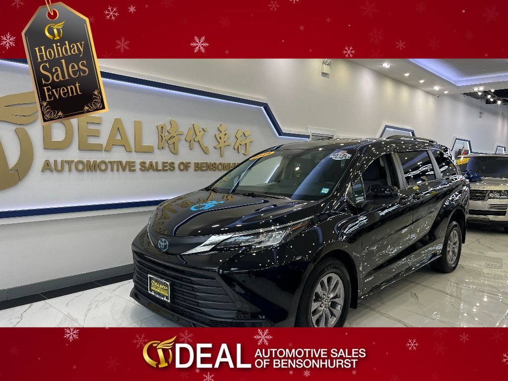 Used 2021 Toyota Sienna LE with VIN 5TDKRKEC6MS074460 for sale in Flushing, NY